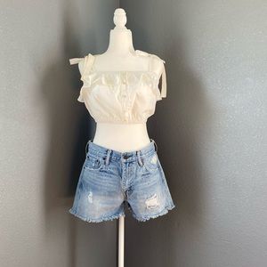 Women Levi’s shorts
